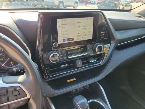 Used 2024 Toyota Highlander XSE image 25