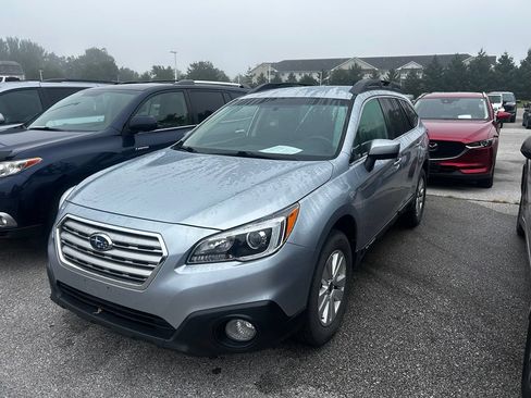 Used 2017 Subaru Outback 2.5i Premium AWD/4WD image 4