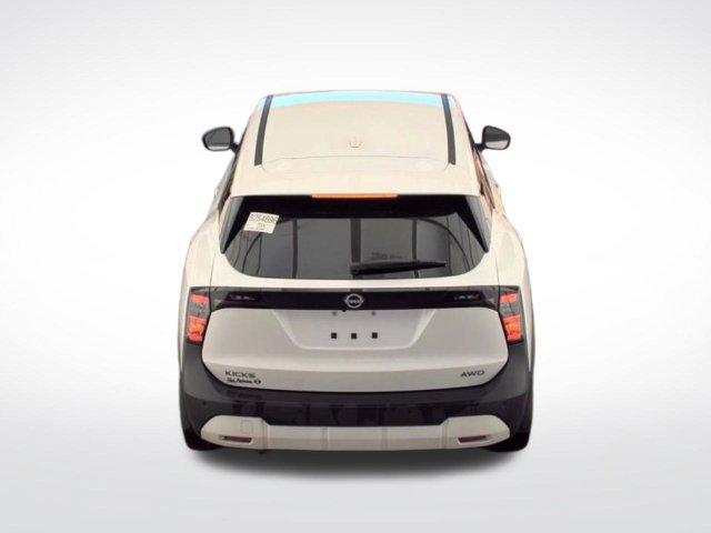 Used 2025 Nissan Kicks SV AWD/4WD image 3