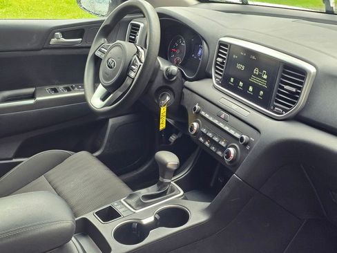 Used 2022 Kia Sportage LX image 16