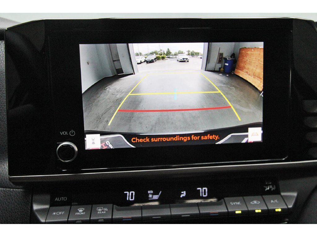 Used 2025 Toyota Camry LE FWD image 27