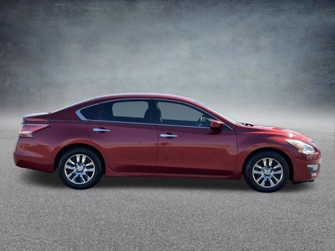 Used 2014 Nissan Altima 2.5 S image 2