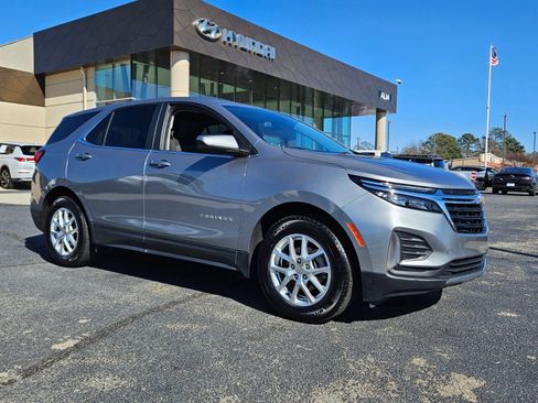Used 2024 Chevrolet Equinox LT image 1