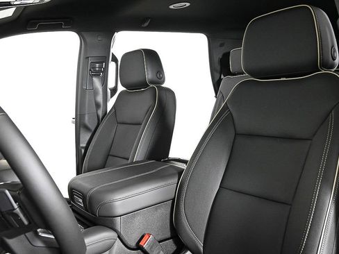 New 2026 GMC Yukon Elevation image 7