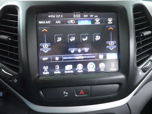 Used 2017 Jeep Cherokee Overland AWD/4WD image 20