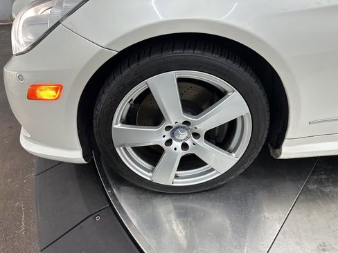 Used 2011 Mercedes-Benz E 550 Cabriolet image 30