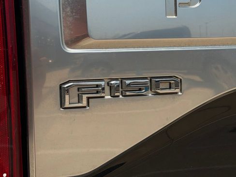 Used 2017 Ford F150 Platinum w/ Equipment Group 701A Luxury AWD/4WD image 9