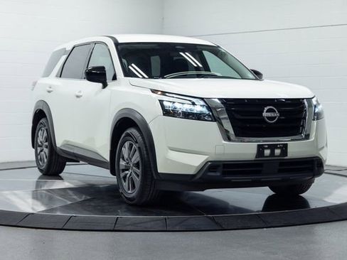 Used 2024 Nissan Pathfinder S w/ Cargo Package AWD/4WD image 4