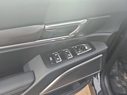 New 2025 Kia Telluride S image 10