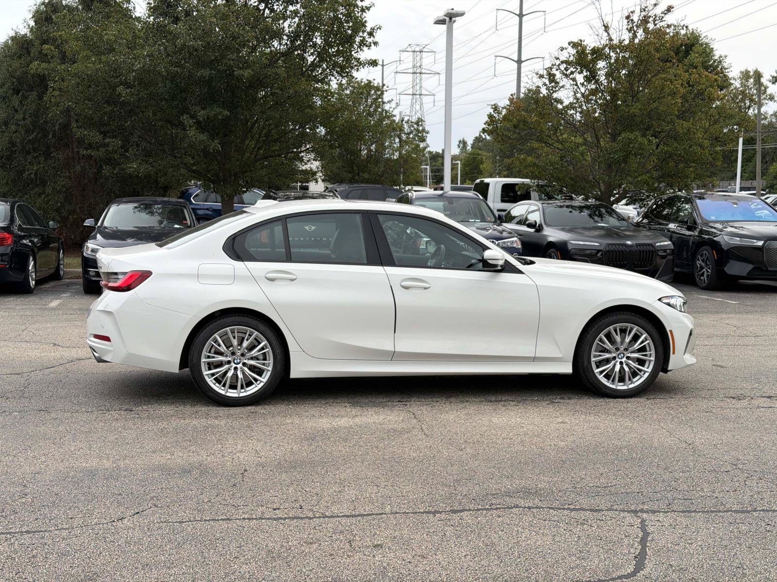 Certified 2023 BMW 330i xDrive Sedan w/ Premium Package AWD/4WD image 7