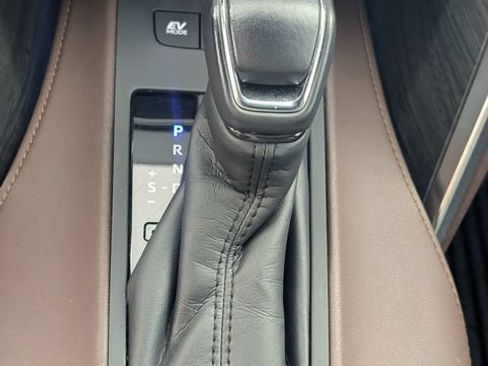 Used 2023 Toyota Venza Limited AWD/4WD image 23