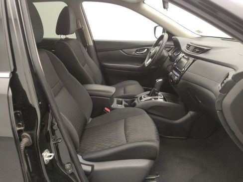 Used 2020 Nissan Rogue SV image 21