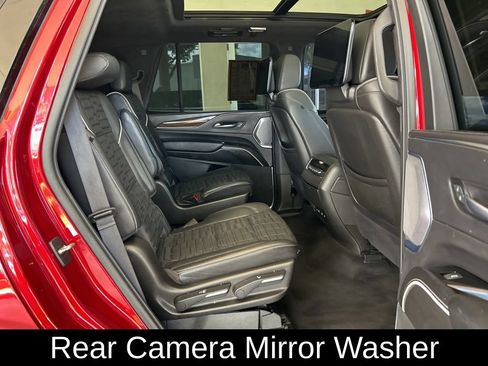 Used 2021 Cadillac Escalade Sport Platinum RWD image 32