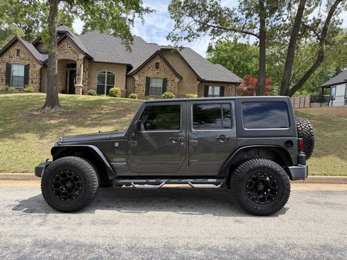 Used 2017 Jeep Wrangler Unlimited Sport w/ Quick Order Package 24S AWD/4WD image 1