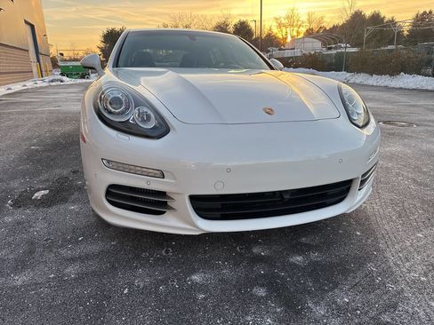 Used 2015 Porsche Panamera 4S image 8