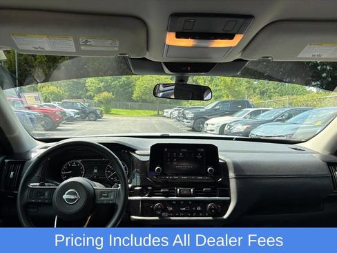 Certified 2025 Nissan Pathfinder SV AWD/4WD image 6