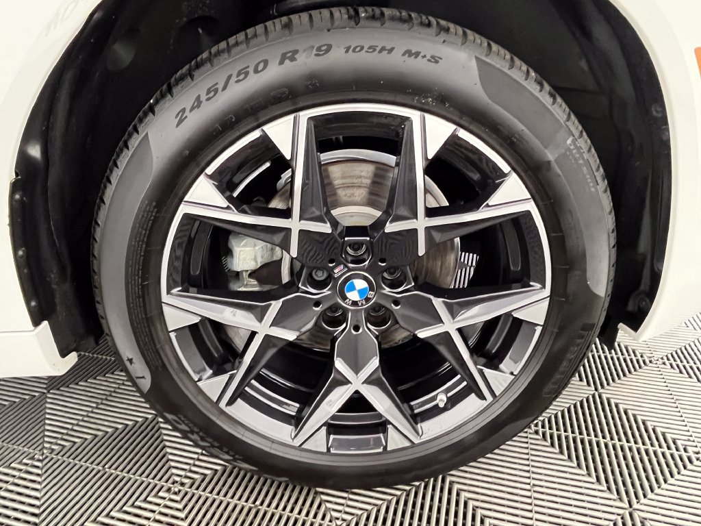 Certified 2026 BMW X3 xDrive30i w/ M Sport Package AWD/4WD image 16