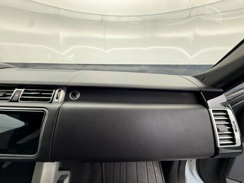 Used 2020 Land Rover Range Rover HSE image 33