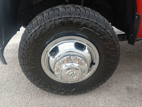 Used 2019 RAM 3500 Tradesman w/ Chrome Appearance Group image 18