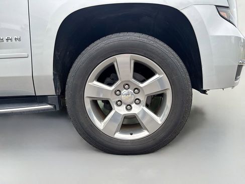 Used 2020 Chevrolet Suburban Premier RWD image 12