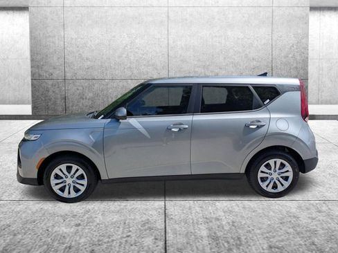 Used 2022 Kia Soul LX FWD image 9