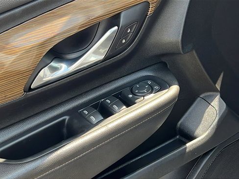 Used 2020 GMC Terrain SLE image 12