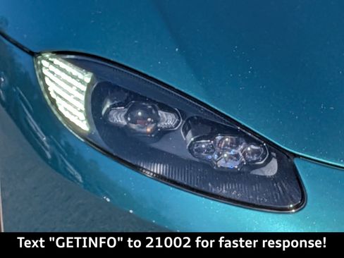 Used 2022 Aston Martin V8 Vantage Coupe image 11