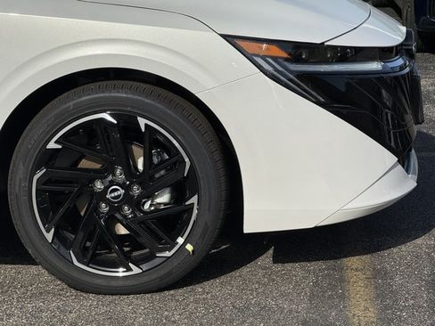 New 2026 Nissan Sentra SR w/ Floor Mat Package FWD image 5