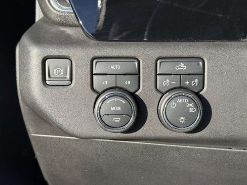 Used 2022 Chevrolet Silverado 1500 LT image 17