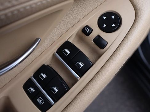Used 2011 BMW 535i xDrive Sedan AWD/4WD image 27
