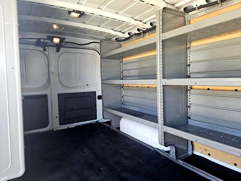 Used 2020 Nissan NV 2500 SV image 25