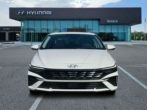 New 2026 Hyundai Elantra Limited FWD image 31