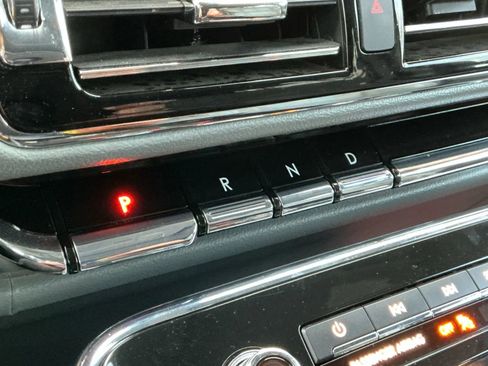 Used 2018 Lincoln Navigator Select w/ Technology Package image 32