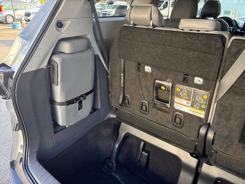 Used 2023 Toyota Sienna XLE image 35