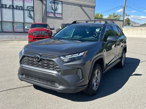 Used 2025 Toyota RAV4 XLE AWD/4WD image 13