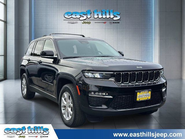 Used 2023 Jeep Grand Cherokee Limited AWD/4WD image 1
