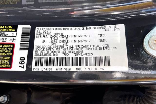 Certified 2026 Toyota Tacoma SR5 AWD/4WD image 33