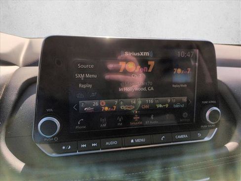 Used 2024 Nissan Rogue SV image 9