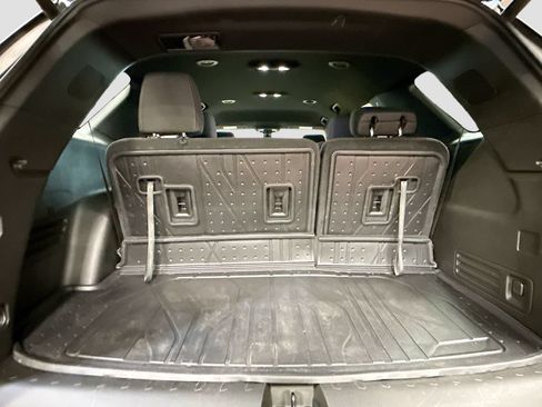 Used 2023 Chevrolet Traverse LT w/ Rear Camera Mirror Package AWD/4WD image 26