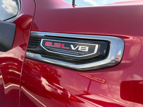 Used 2022 GMC Sierra 1500 AT4 w/ AT4 Premium Package AWD/4WD image 8