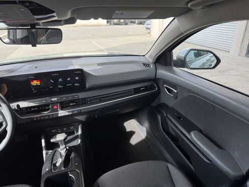 Used 2025 Kia K4 FWD image 35