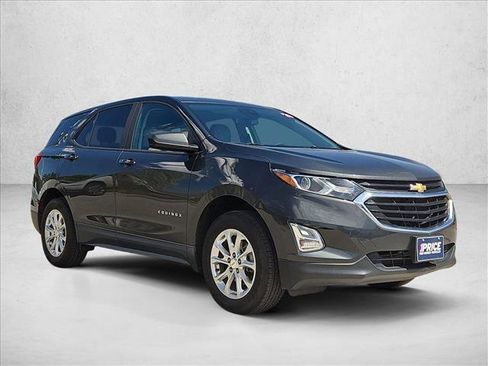 Used 2020 Chevrolet Equinox LS w/ LS Convenience Package AWD/4WD image 3