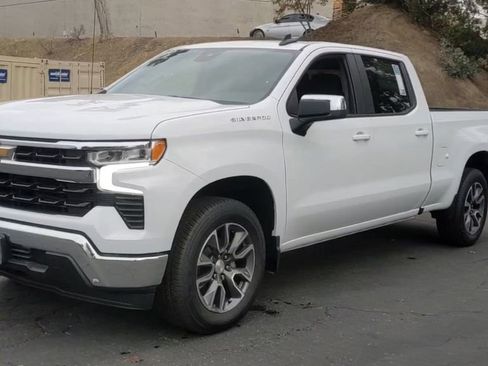 Used 2022 Chevrolet Silverado 1500 LT w/ Protection Package image 4