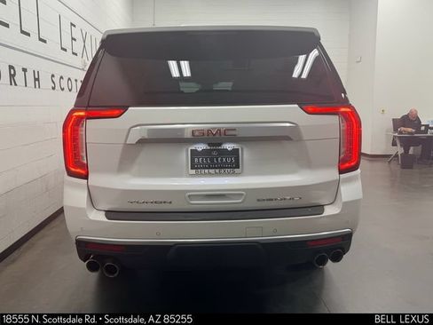 Used 2023 GMC Yukon XL Denali w/ Denali Reserve Package AWD/4WD image 5