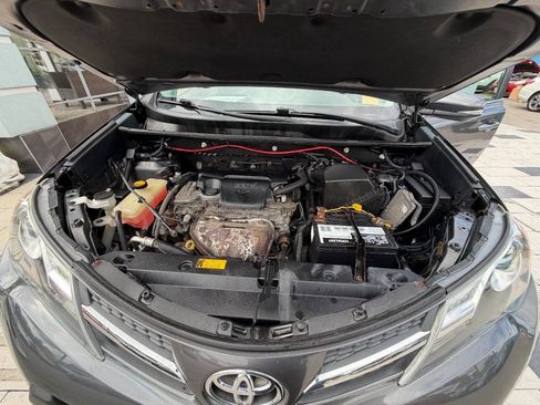 Used 2013 Toyota RAV4 XLE AWD/4WD image 9
