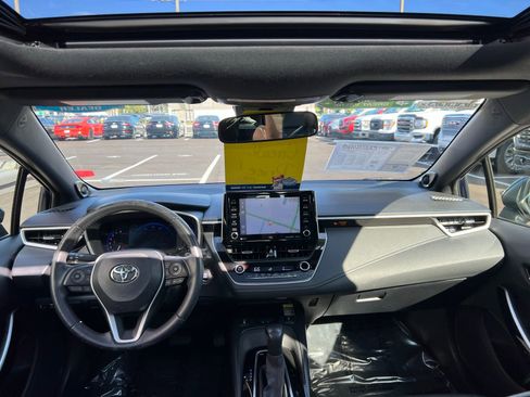 Used 2020 Toyota Corolla XSE image 45