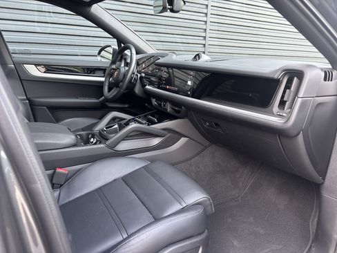 Certified 2026 Porsche Cayenne Coupe AWD/4WD image 6