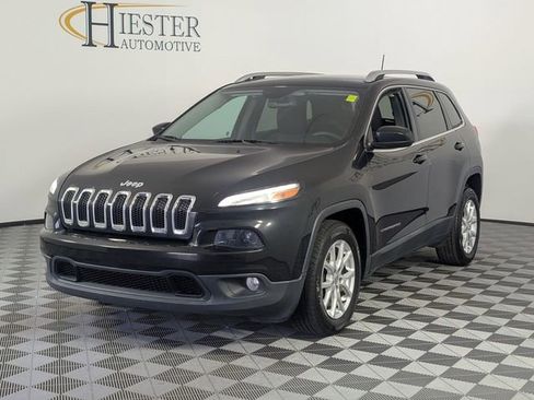 Used 2016 Jeep Cherokee Latitude w/ Comfort & Sound Group image 4