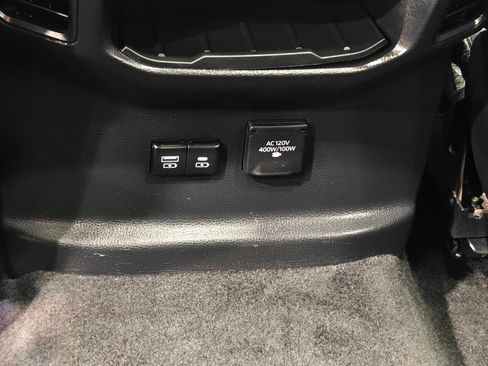 Used 2024 Toyota Tundra Limited image 37