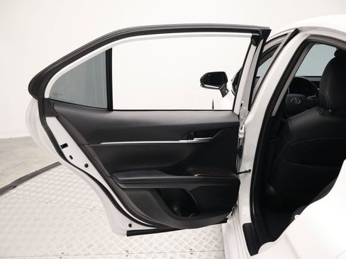 Used 2023 Toyota Camry SE FWD image 21
